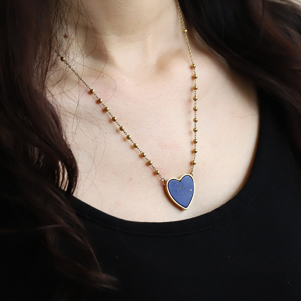 NSS939 STAINLESS STEEL NECKLACE WITH HEART-SHAPED LAPIS